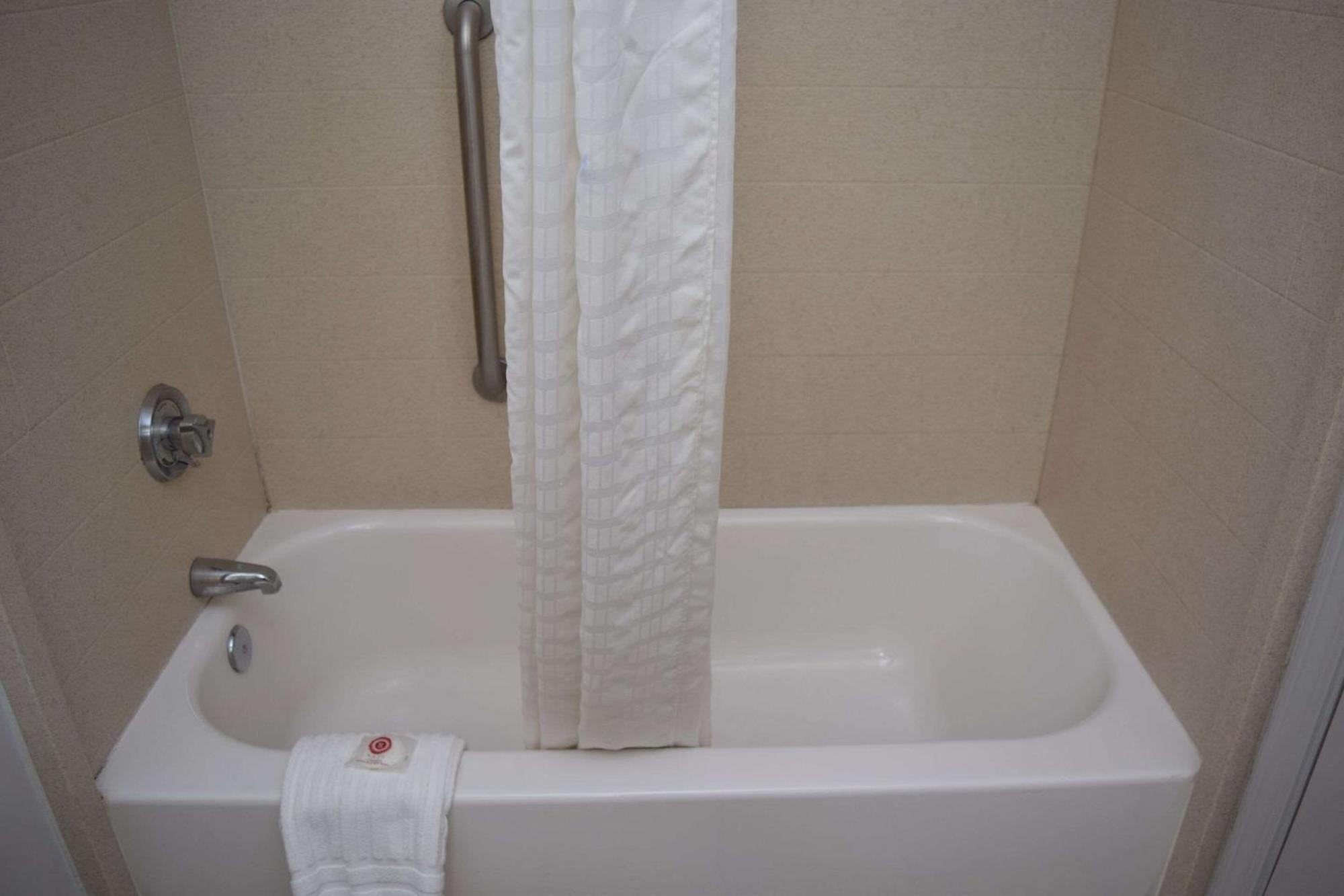 Comfort Inn & Suites Syracuse-Carrier Circle East Syracuse Exteriér fotografie