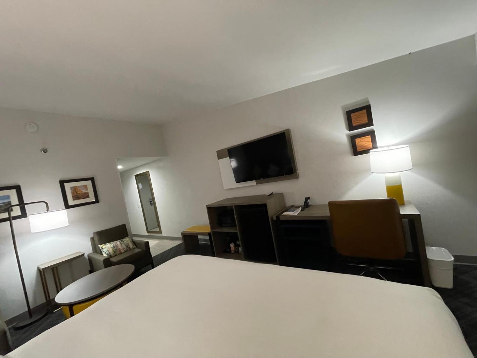 Comfort Inn & Suites Syracuse-Carrier Circle East Syracuse Exteriér fotografie