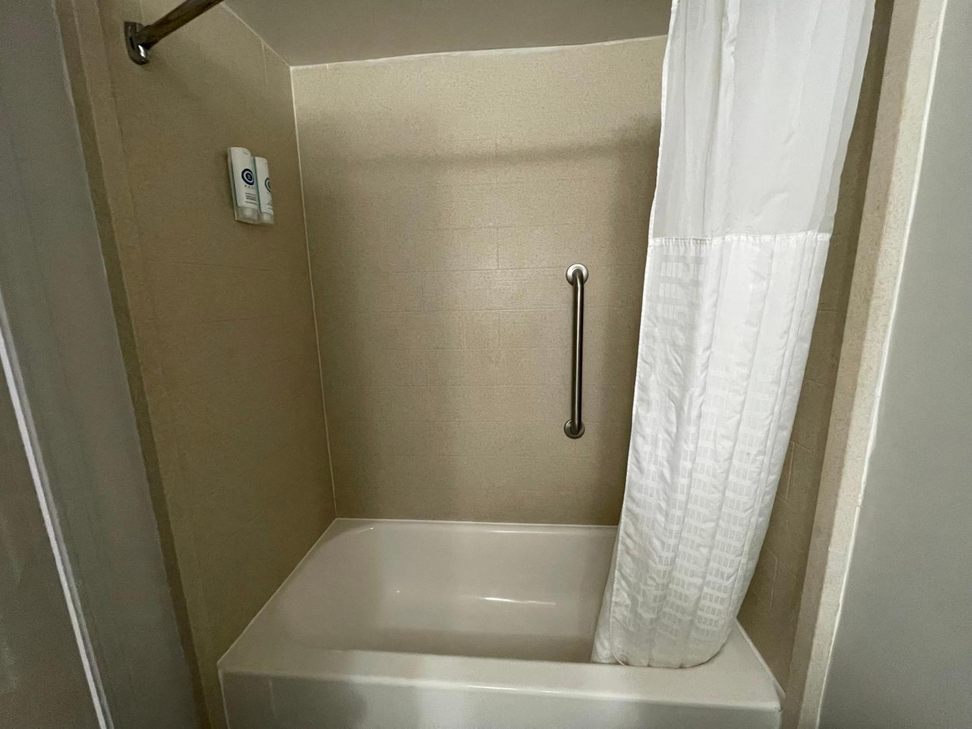 Comfort Inn & Suites Syracuse-Carrier Circle East Syracuse Exteriér fotografie